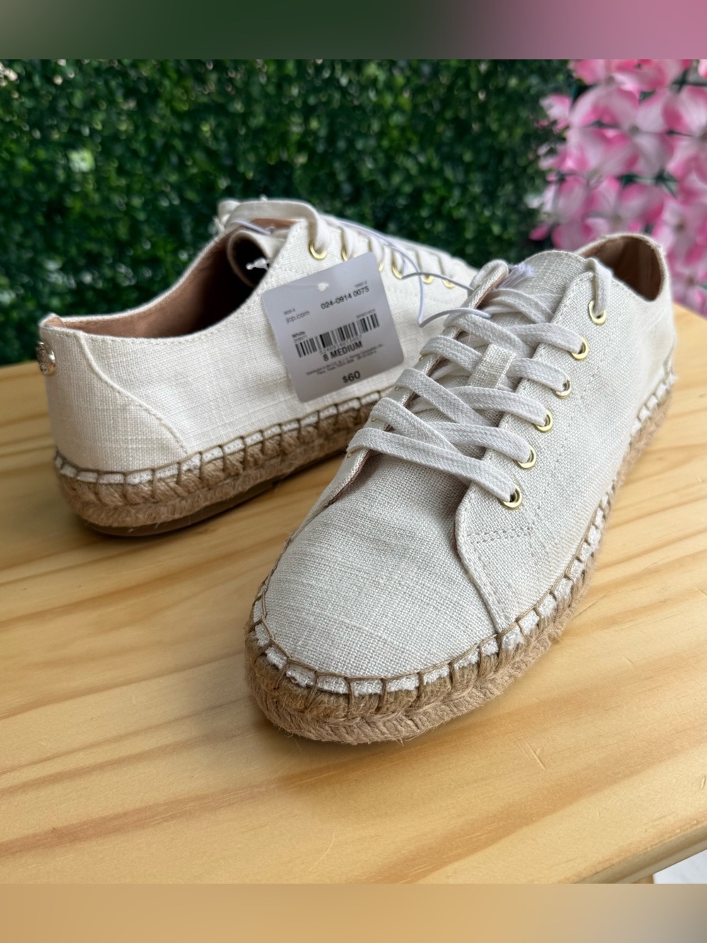 Liz Claiborne LCECKIE Women’s Size 8 White Espadrille Sneakers NWT Memory Foam